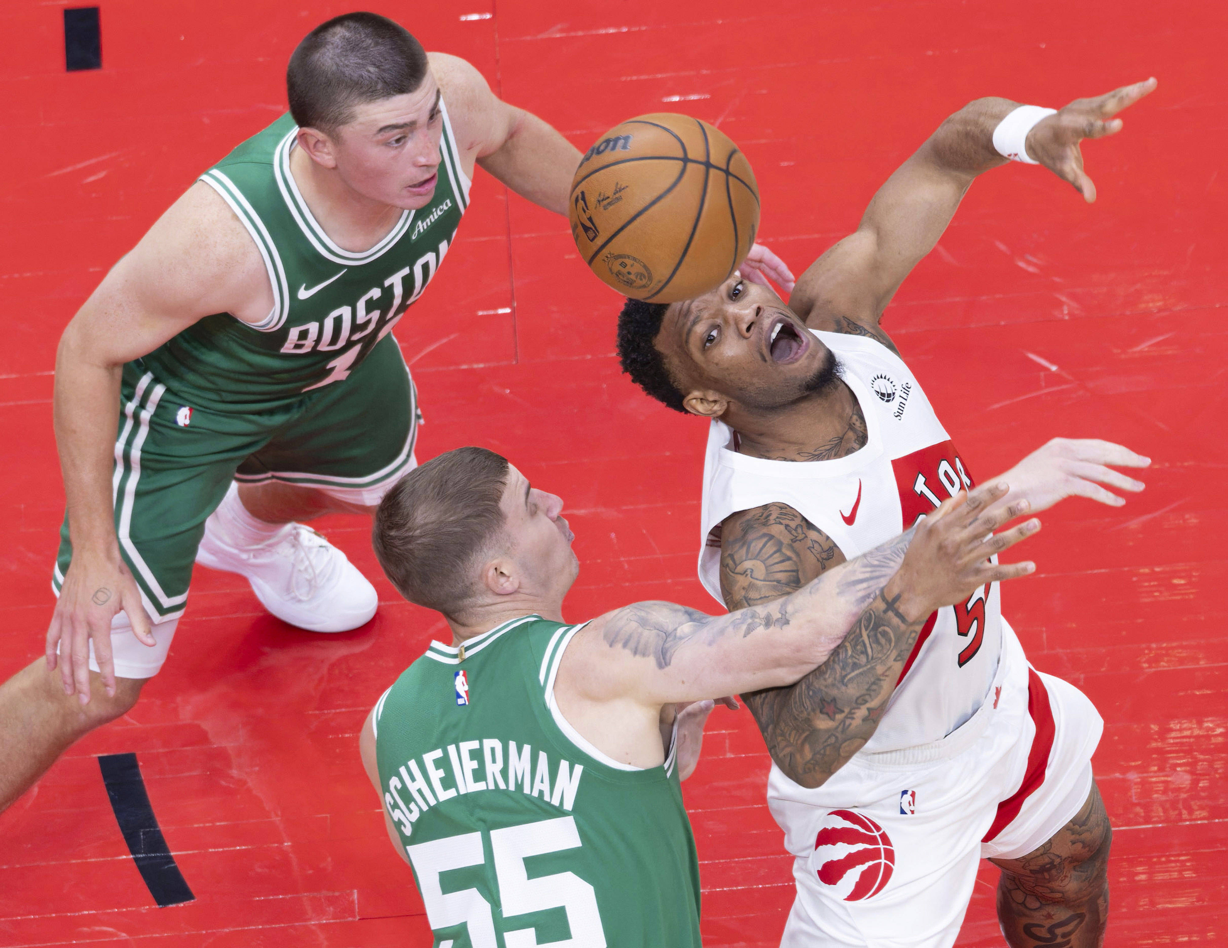 lol-冲刺阶段布莱顿备战NBA季后赛，防线松动细节曝光，信心回归，训练强度明显提升的简单介绍