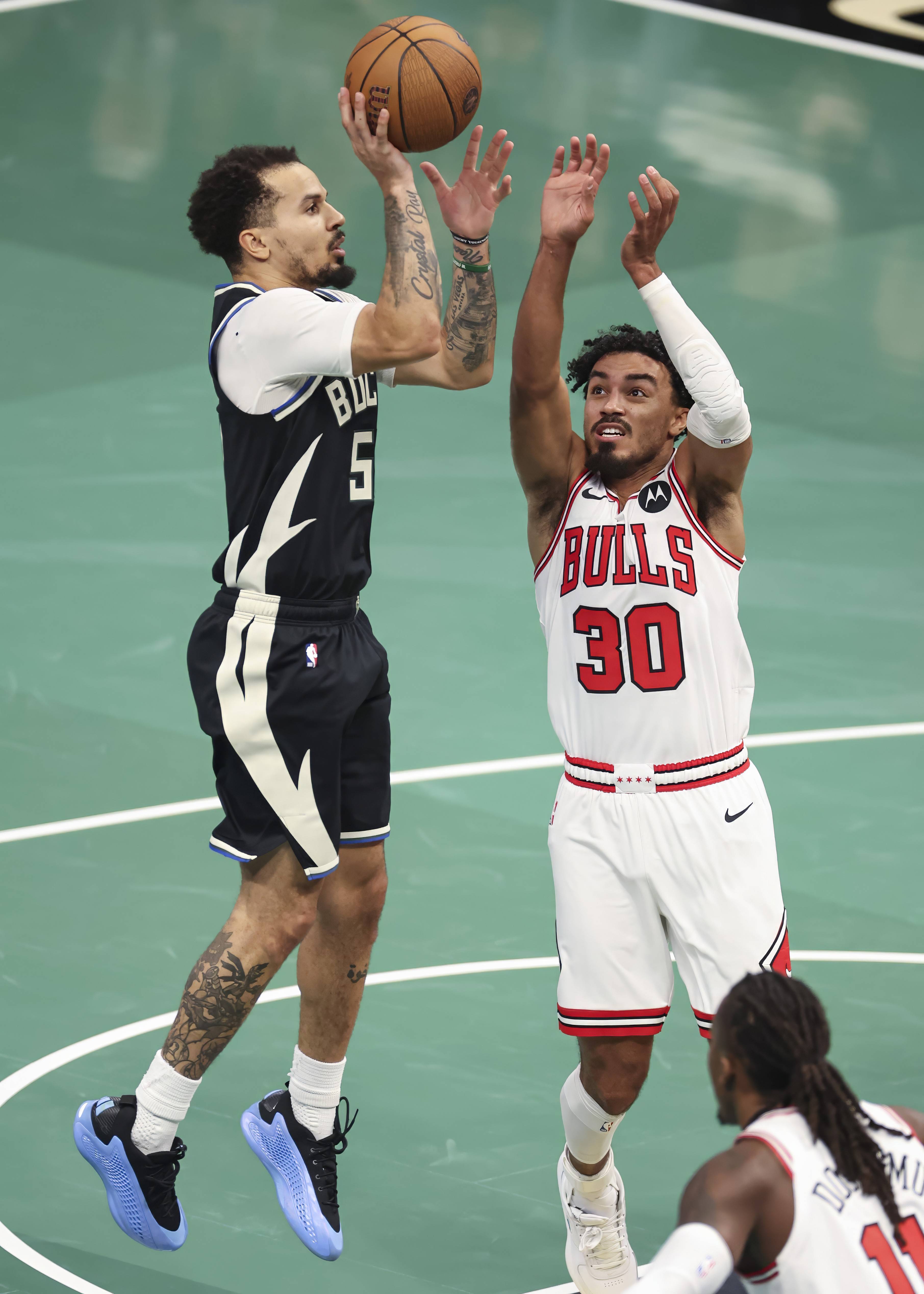 英雄资料-包含密尔沃基雄鹿内部会议纪要流出：今晚绝杀压哨，NBA常规赛使命明确，球队文化再被提及的词条